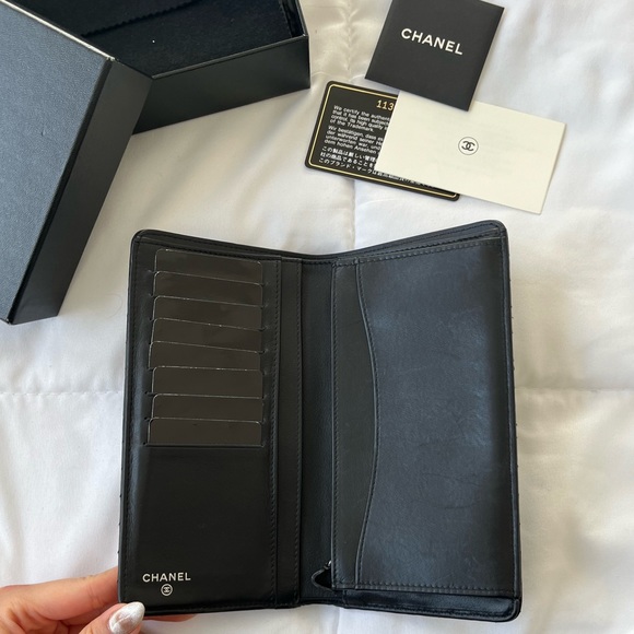 SOLD Chanel Black Chevron Calf Bifold - Picture 7 of 11